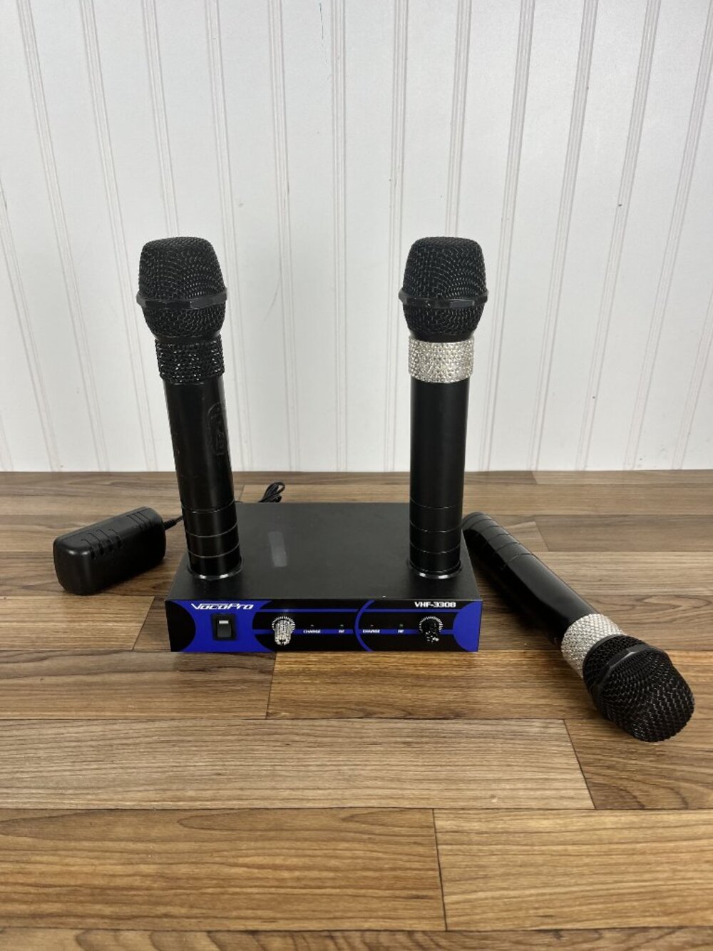 VOCOPRO VHF-3308 DUAL CHANNEL WIRELESS MICROPHONE SYSTEM WITH 3 MICS READ